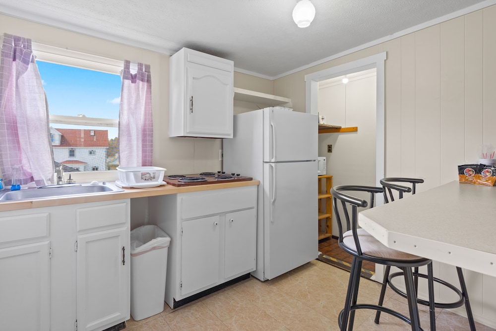 Beach Motel & Suites - photo 23