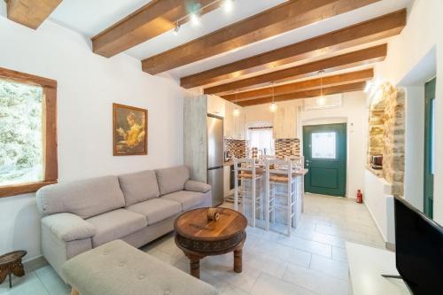 Bekiris Traditional Inn — Lefkimmi — photo 2