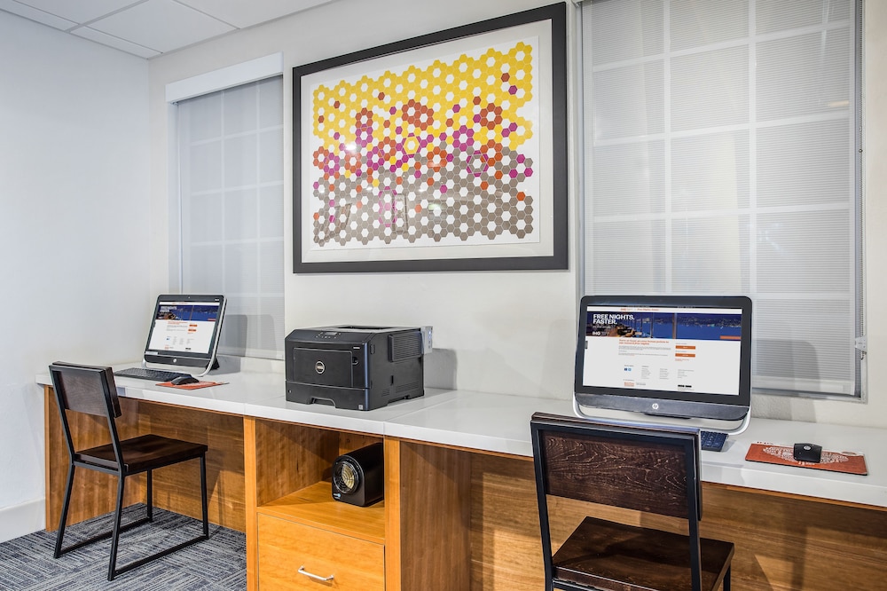 Holiday Inn Express & Suites Alcoa by IHG - photo 24