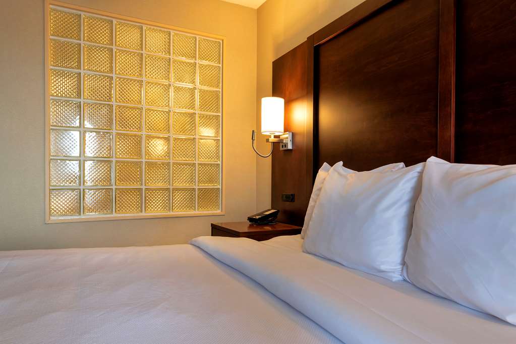 Comfort Suites Goodyear West Phoenix - photo 32