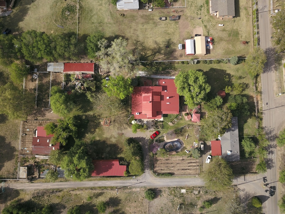 Red Horse Bed and Breakfast - photo 51