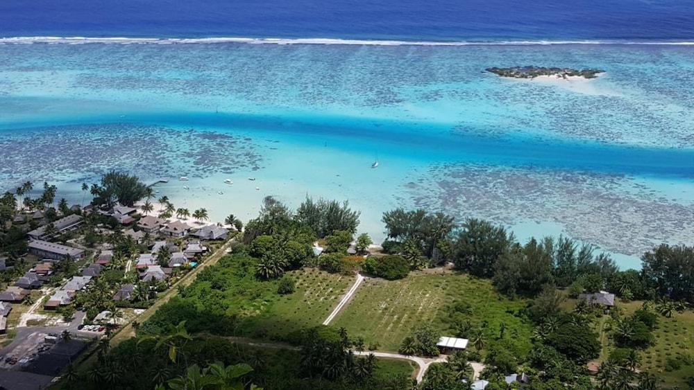 Residence Moorea Sunset Beach — 4-Star Luxury Hotel in Haapiti, French Polynesia