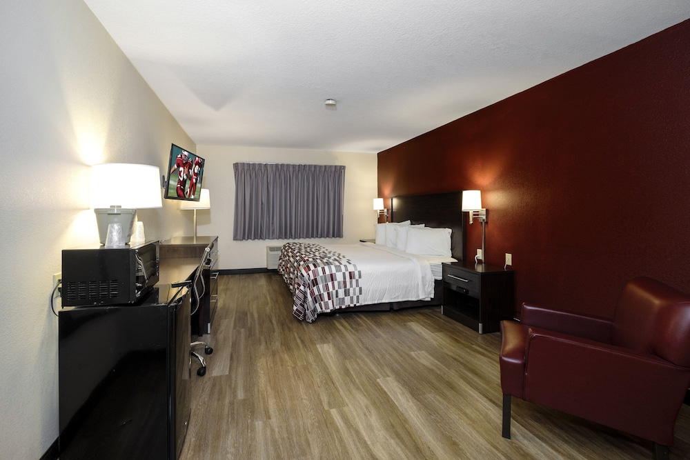 Holton Inn and Suites - featured photo