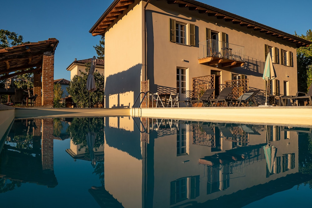 Cascina Allegria — 4-Star Luxury Hotel in Castelnuovo Calcea, Italy
