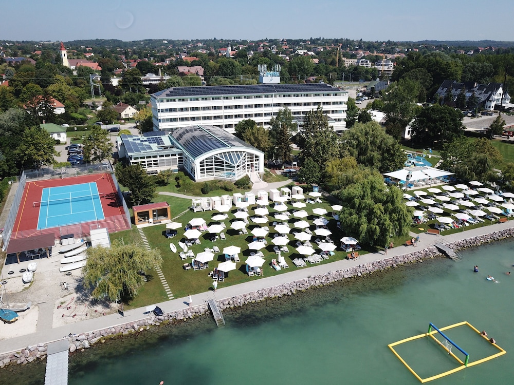 Hotel Marina Port in Balatonkenese, Hungary