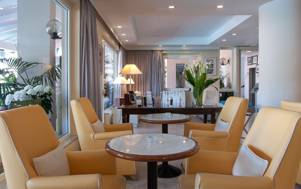 Hotel Eden — 4-Star Luxury Hotel in Capanne-Prato-Cinquale, Italy