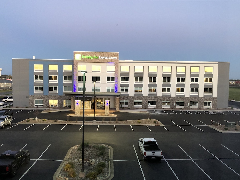Holiday Inn Express and Suites Tomah by IHG - photo 31