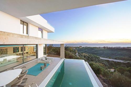 Luxury Villa Tomillo — 4-Star Luxury Hotel in Marbella, Spain