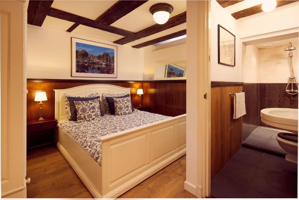 Realeneiland Bed & Breakfast — 4-Star Luxury Hotel in Amsterdam, Netherlands