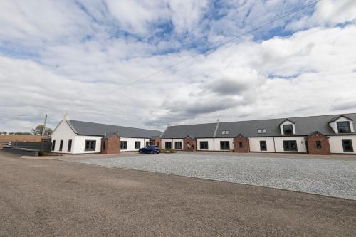 Westertonhill Holiday Lodges Private Hot Tub Hire Available — hotel in Balloch