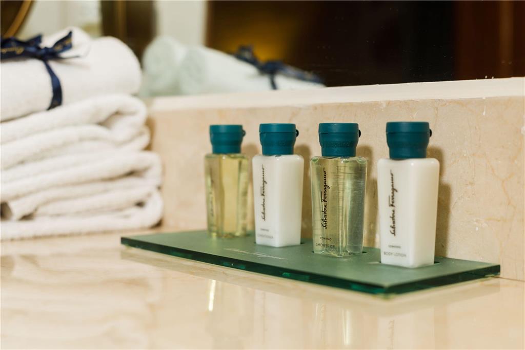 Bathroom amenities