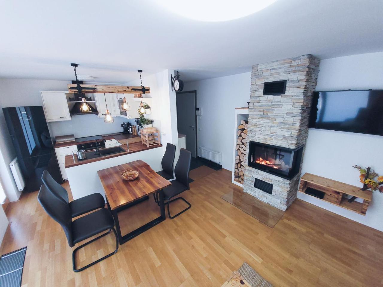 Apartma M&J — 4-Star Luxury Hotel in Mojstrana, Slovenia
