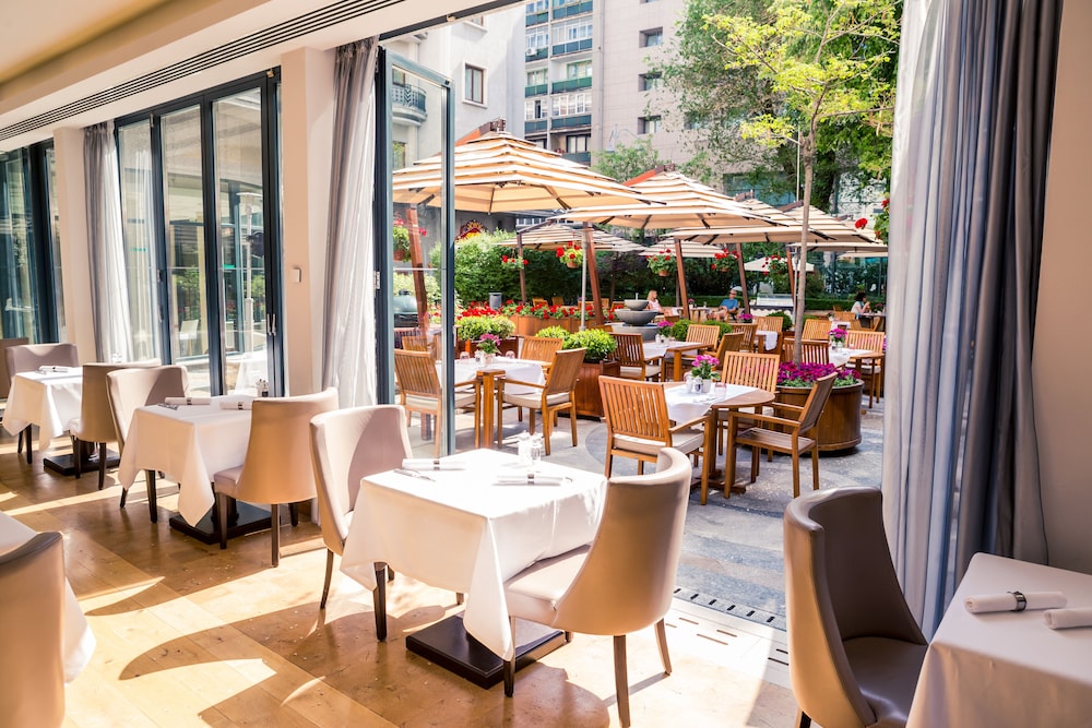 מזון ומשקאות