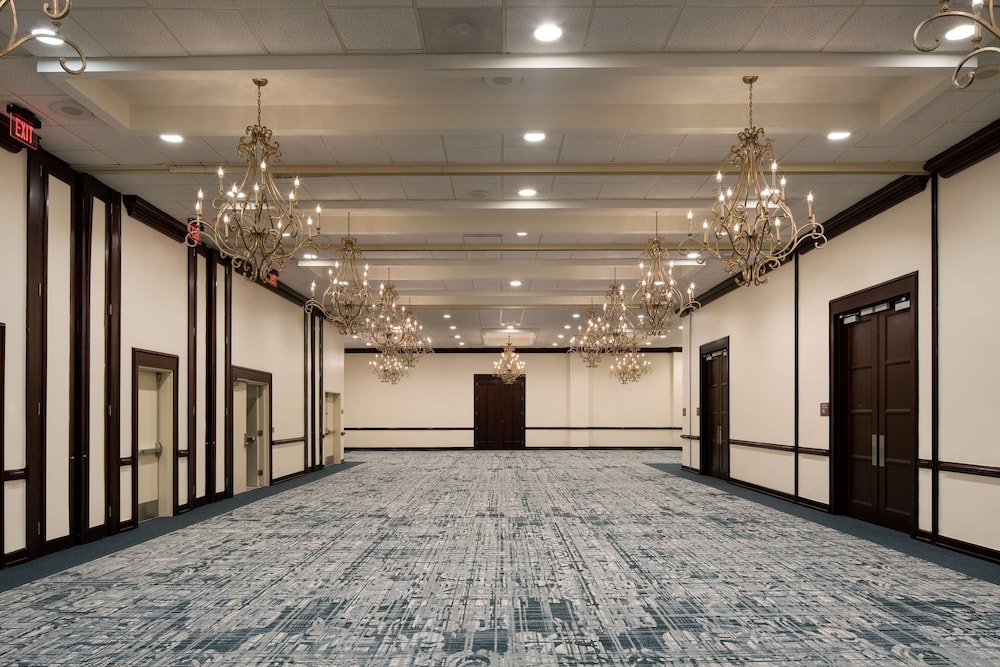 Embassy Suites by Hilton New Orleans - photo 57