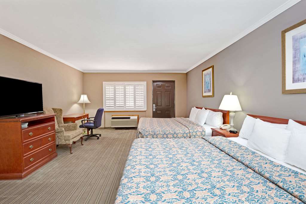 Days Inn by Wyndham West Covina - photo 6