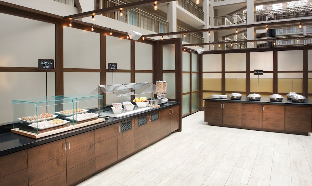 Embassy Suites by Hilton Seattle Bellevue - photo 46