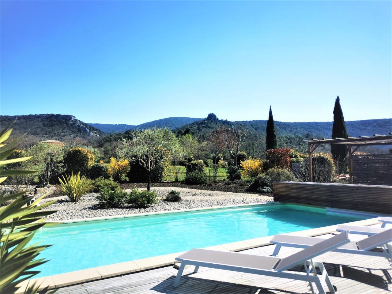 Villa Font Vive Chambres d'hôtes éco labellisées avec cuisine Confort calme et vue exceptionnels — 4-Star Luxury Hotel in Joyeuse, France