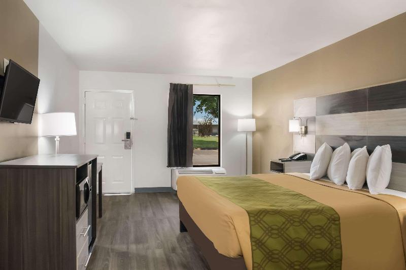 Econo Lodge - photo 76