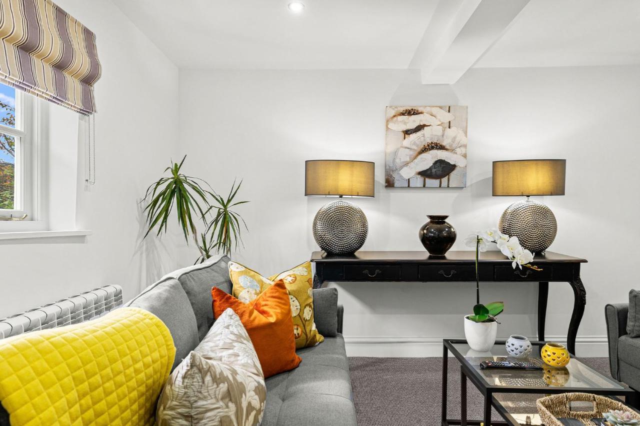 Bell Cottage by Ludlow Castle with onsite parking — 4-Star Luxury Hotel in Ludlow, United Kingdom