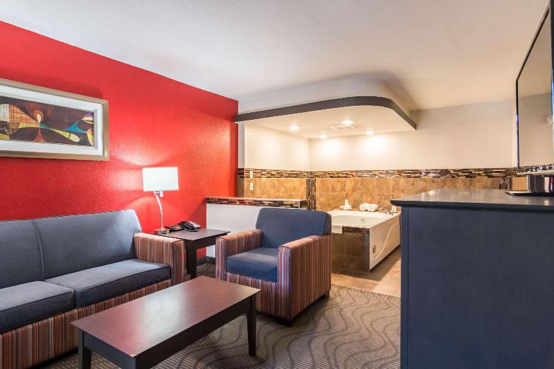 Clarion Inn & Suites Russellville I 40 - photo 23