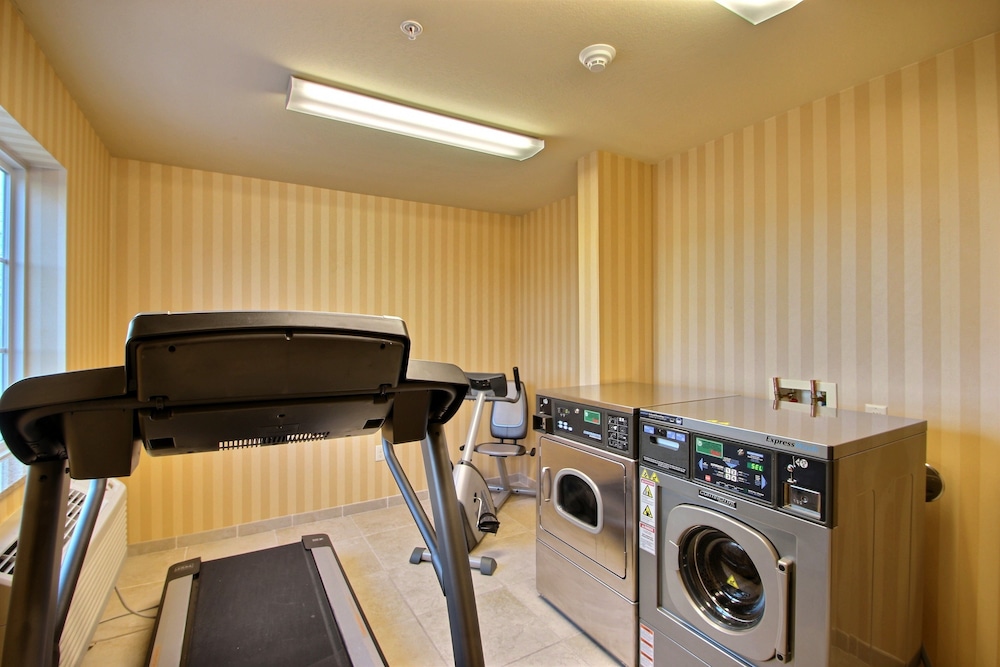 AmericInn by Wyndham Oshkosh - photo 22
