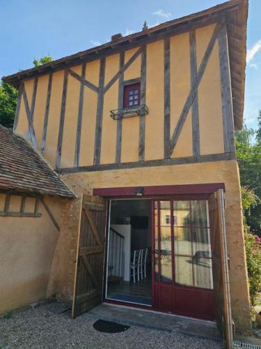 Pavillon in Beaufay, France