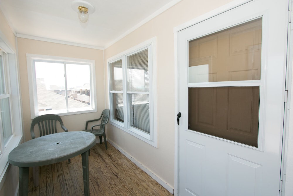 Outer Banks Motel - photo 128