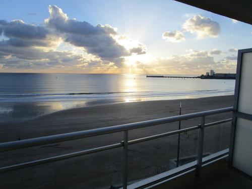 Appartement Les Sables d'Olonne 1 pièce 2 personnes FR 1 92 605 — 4-Star Luxury Hotel in Les Sables-D'olonne, France