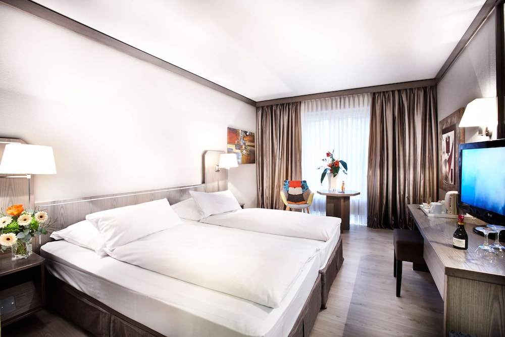 Radisson Hotel Düsseldorf City Center — 4-Star Luxury Hotel in Duesseldorf, Germany
