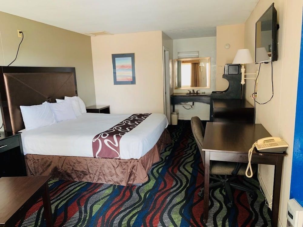 Americas Best Value Inn Elm Creek - photo 5