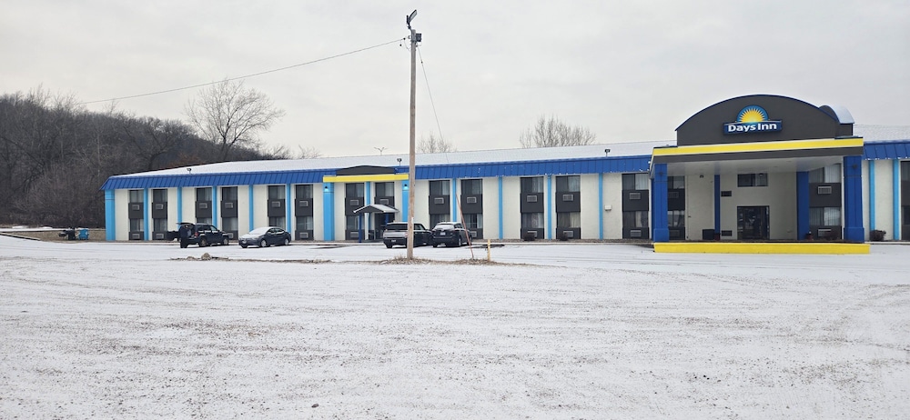 Days Inn by Wyndham Portage Cascade Mountain area - photo 83