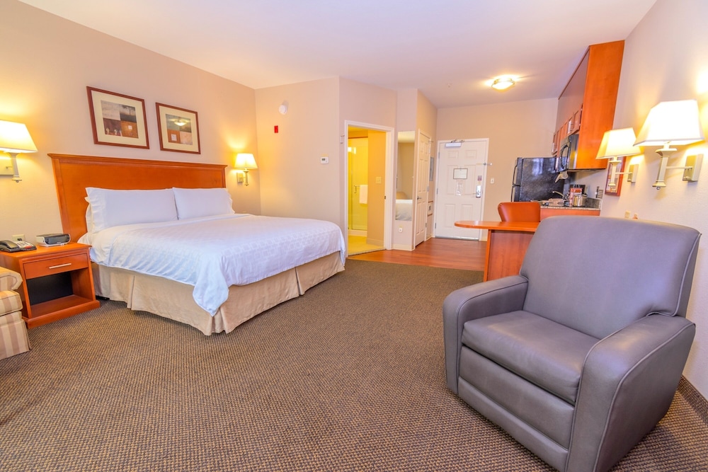 Candlewood Suites Houston I 10 East by IHG - photo 18