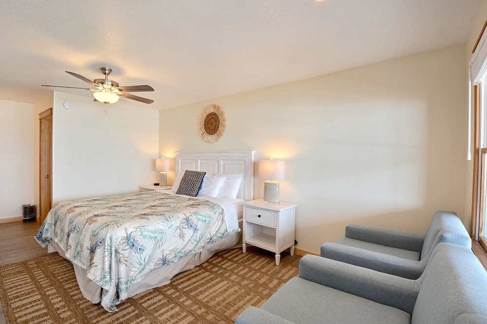 Lighthouse View Oceanfront Lodging - photo 18