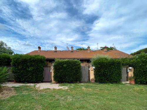 Casa Vacanze La Riserva Maccarese — 4-Star Luxury Hotel in Maccarese, Italy