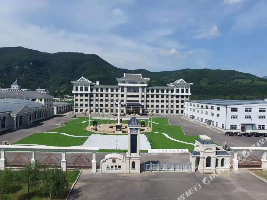 Cai Longlin Winery — hotel in Huanren