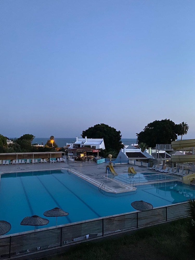 Blackstone Beach Hotel — Karatas — photo 5