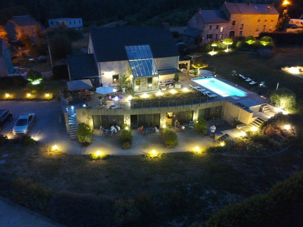 B&B Le Bouchat Oreille — 4-Star Luxury Hotel in Yvoir, Belgium
