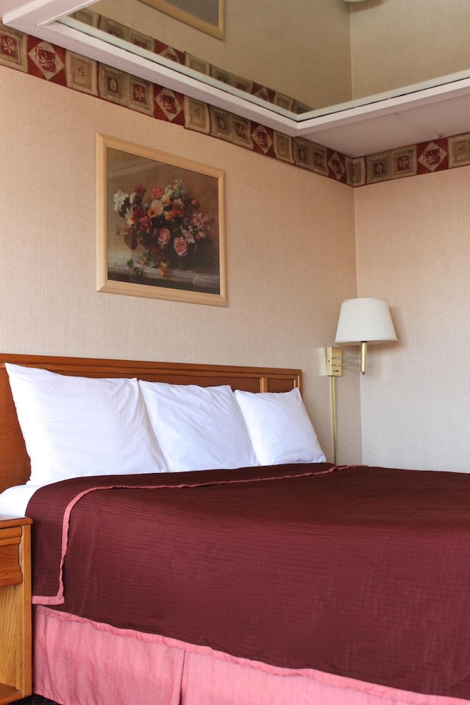 Regency Inn Richmond - photo 18