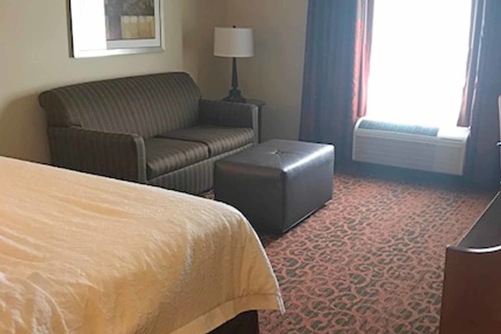 Hampton Inn Waynesburg - photo 6