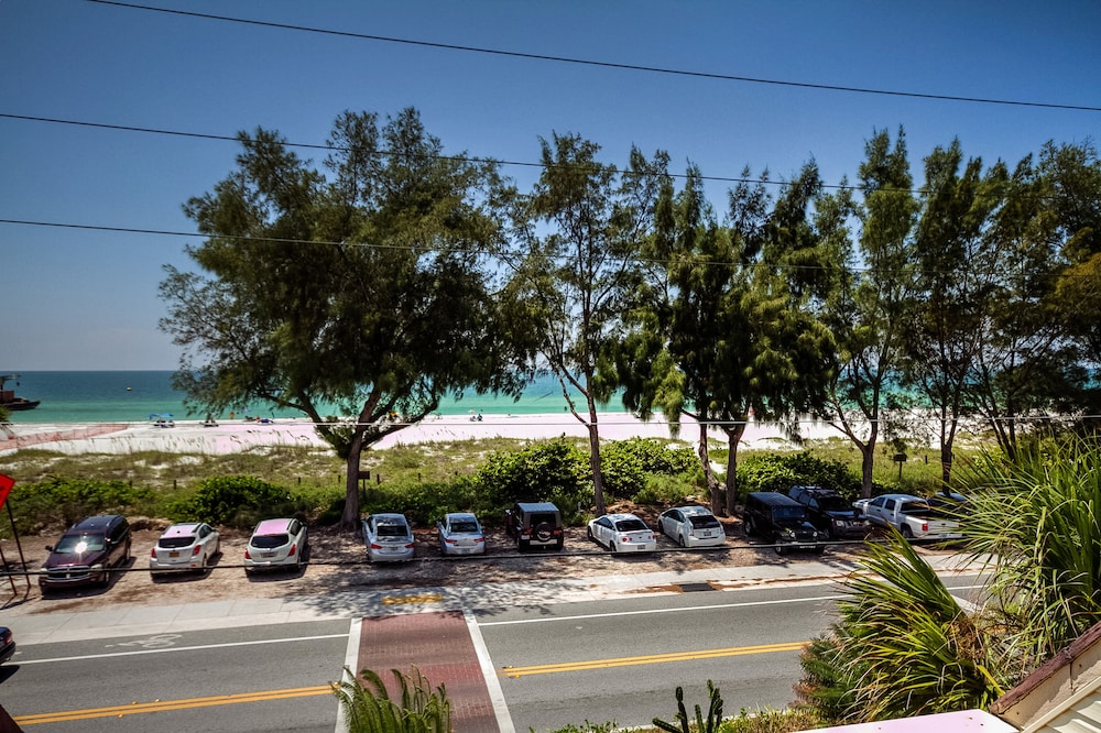 Bird's Nest Beach Townhomes - photo 25