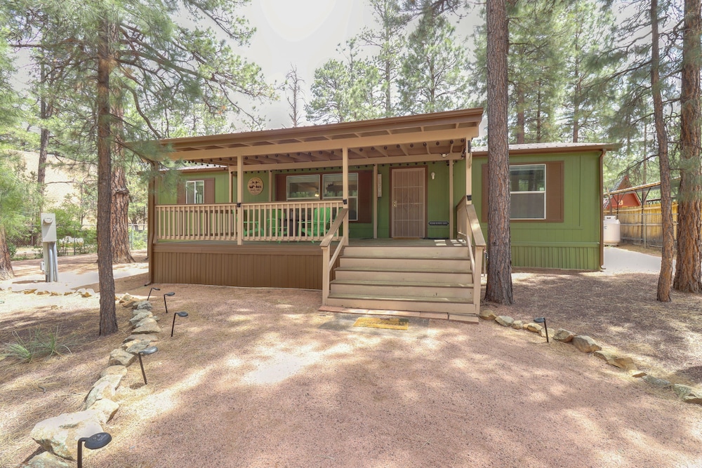 Overgaard Family Retreat w Fire Pit & Grill in Heber, United States