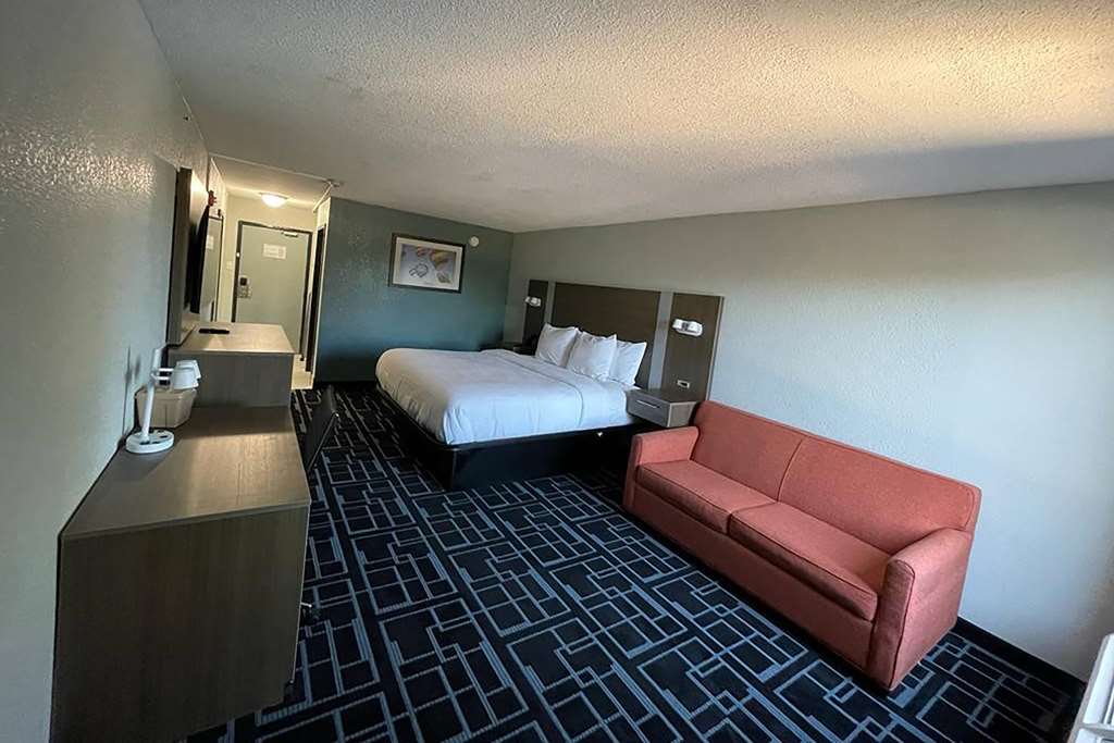 Baymont by Wyndham Chattanooga Eastridge - photo 17