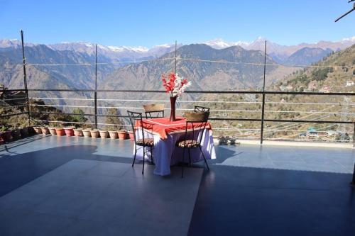 Hotel Trehans — hotel in Sarahan