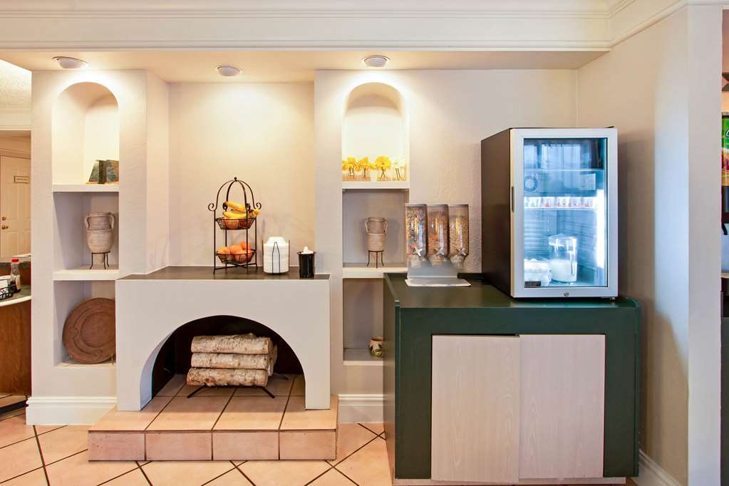 La Quinta Inn by Wyndham Albuquerque Airport - photo 40