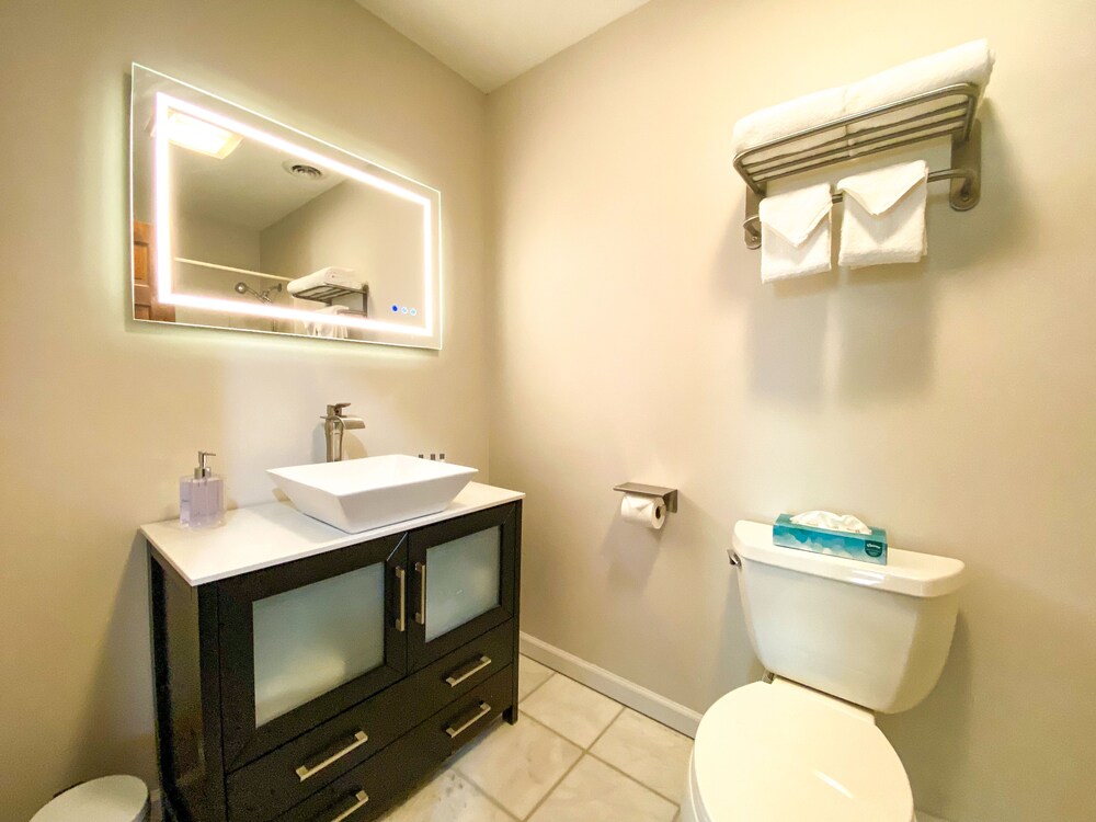 The Central Downtown Inn & Suites - photo 39