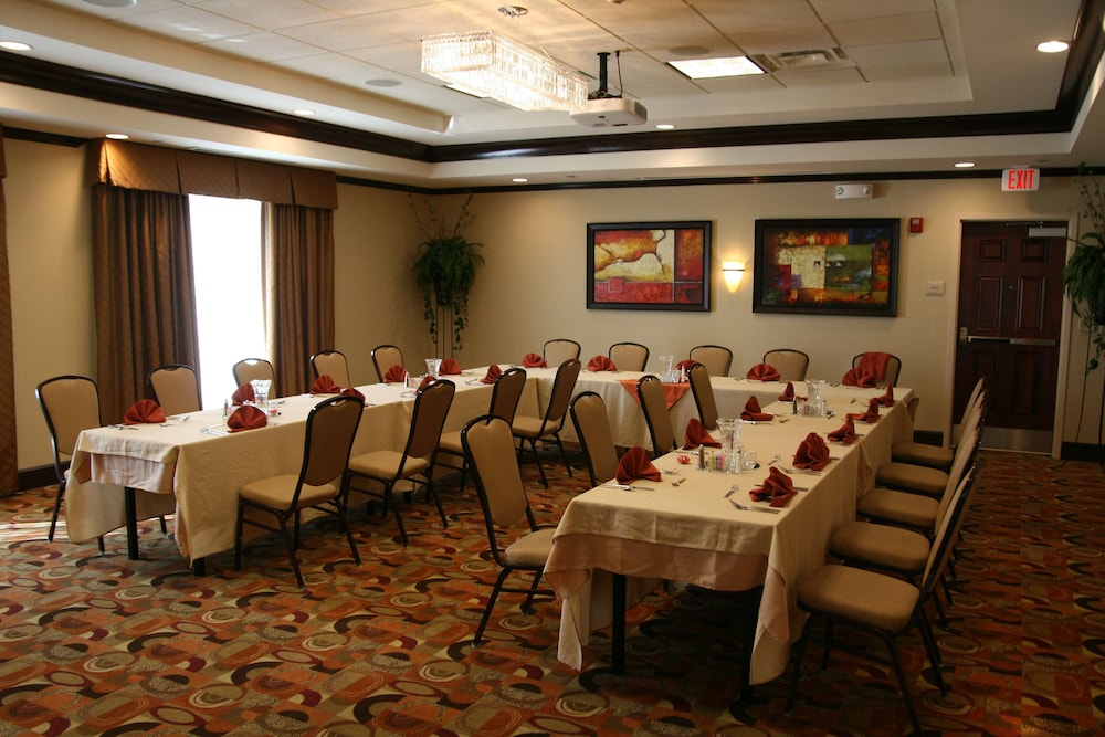 Hilton Garden Inn Cincinnati Blue Ash - photo 27