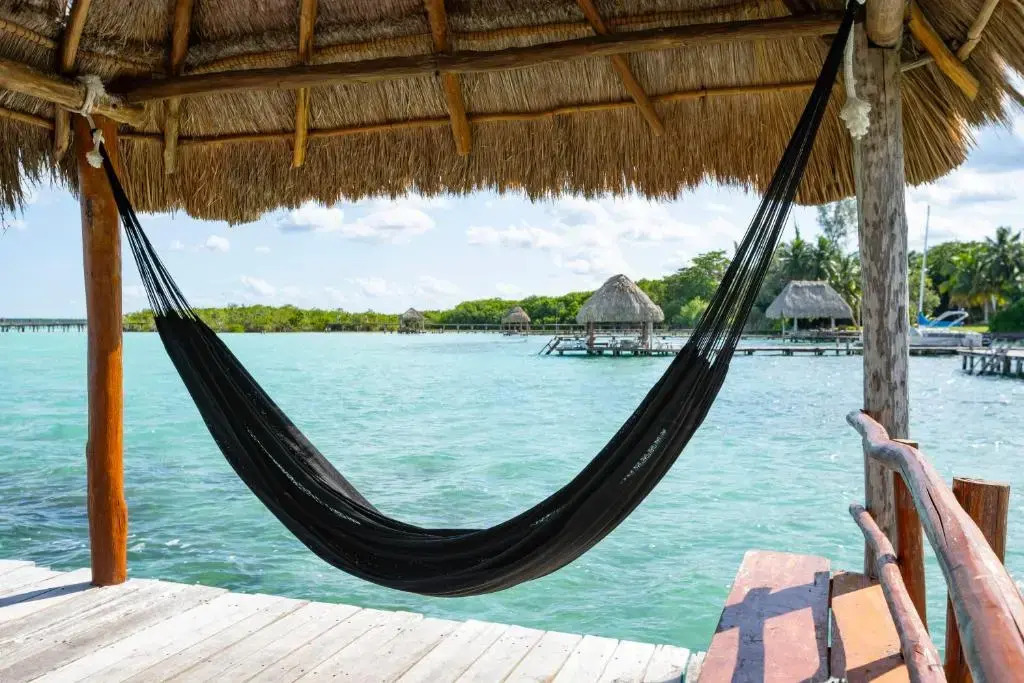 Lagoon Front Hut — Bacalar — photo 5