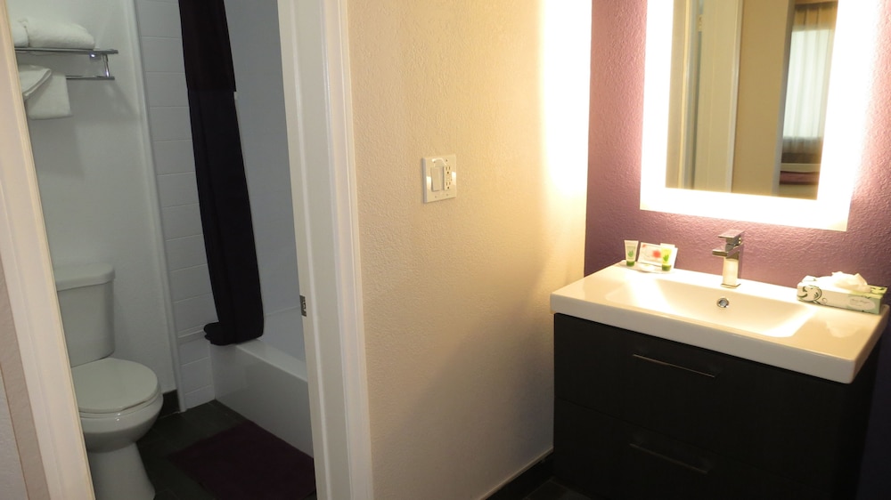 Hotel Iris San Diego - photo 18