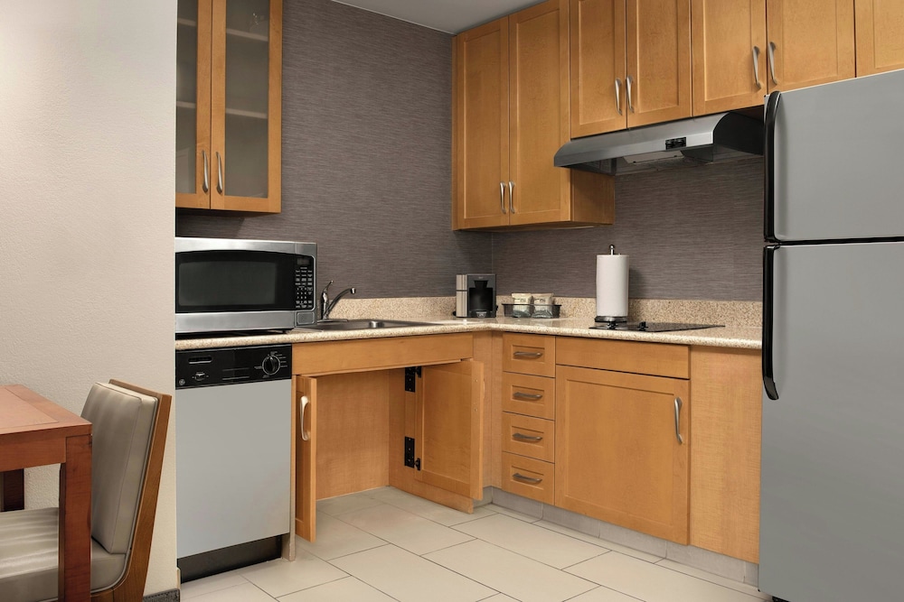 Residence Inn by Marriott Syracuse Downtown at Armory Square - photo 10