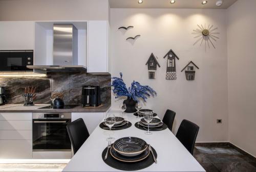 Cozy Rena Luxury Apartment with Free Private Parking — 4-Star Luxury Hotel in Chania, Greece